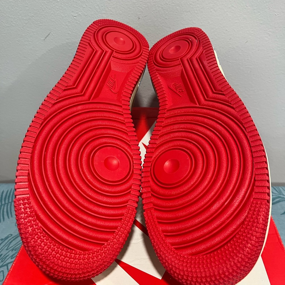 Nike Men's Cream and Blue Sneakers - Picture 8 of 9